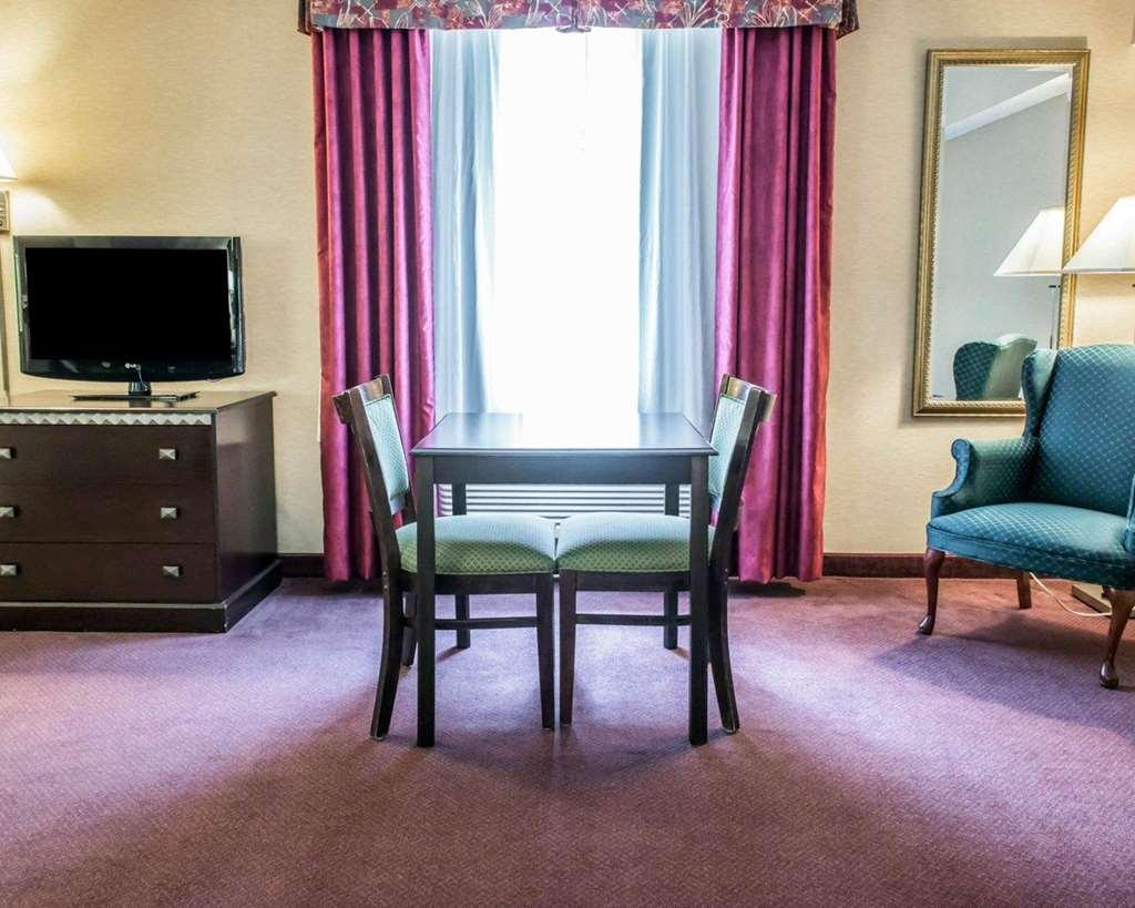 Wingate By Wyndham Grove Hotel 2*