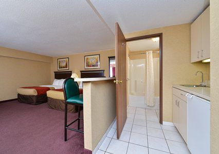 Wingate By Wyndham Grove 2*