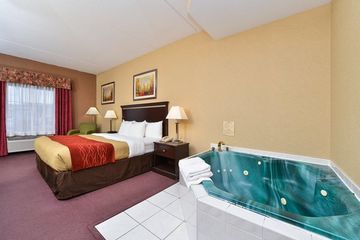 Wingate By Wyndham Grove Hotel 2*