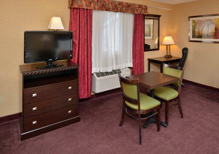 Wingate By Wyndham Grove Hotel Grove City