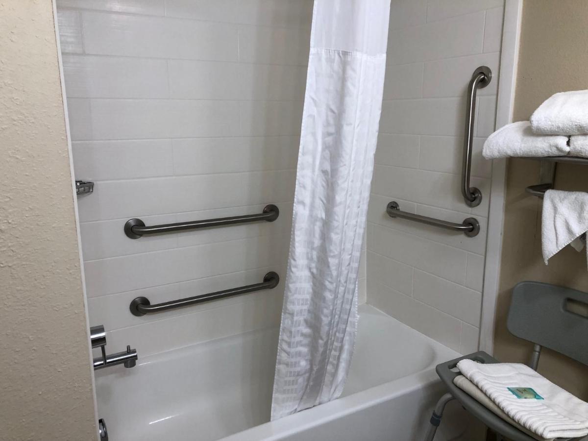 Hotel Wingate By Wyndham Grove 2*