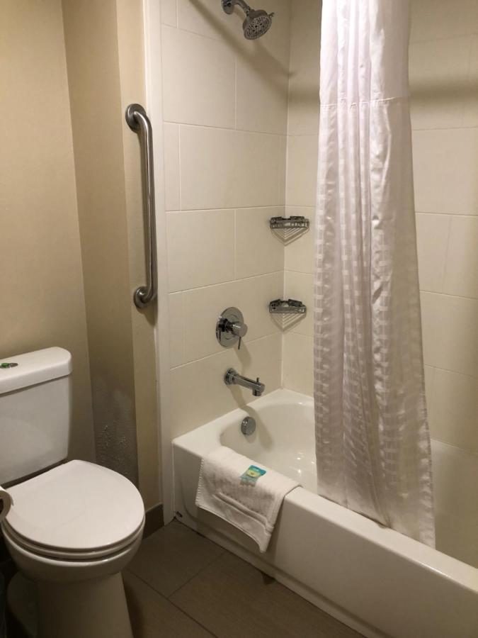 Hotel Wingate By Wyndham Grove 2*